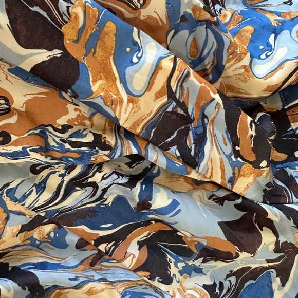 Abercrombie Long-Sleeve Satin Button-Up Shirt - Blue 70s Swirl - Picture 3 of 3